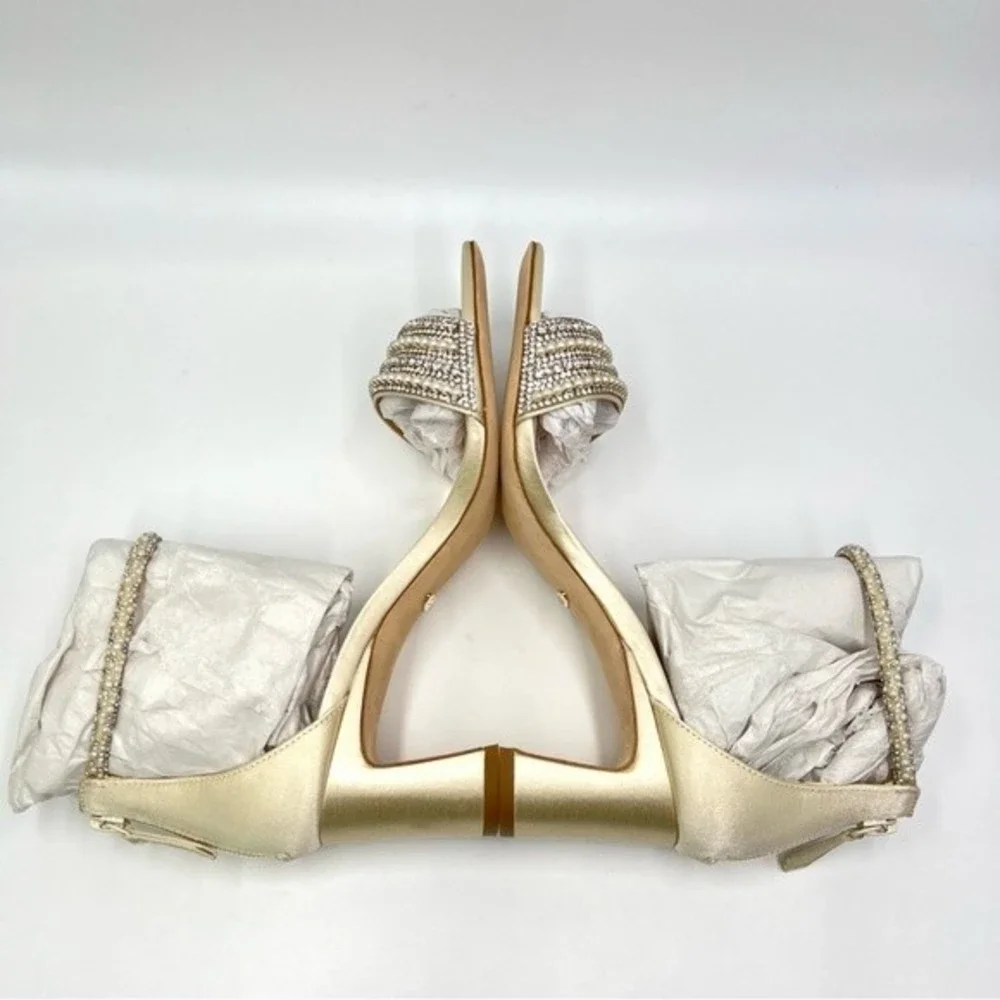 Badgley Mischka Size 7 Kameryn Ivory‎ Satin Jeweled Dress Sandals Heels Shoes